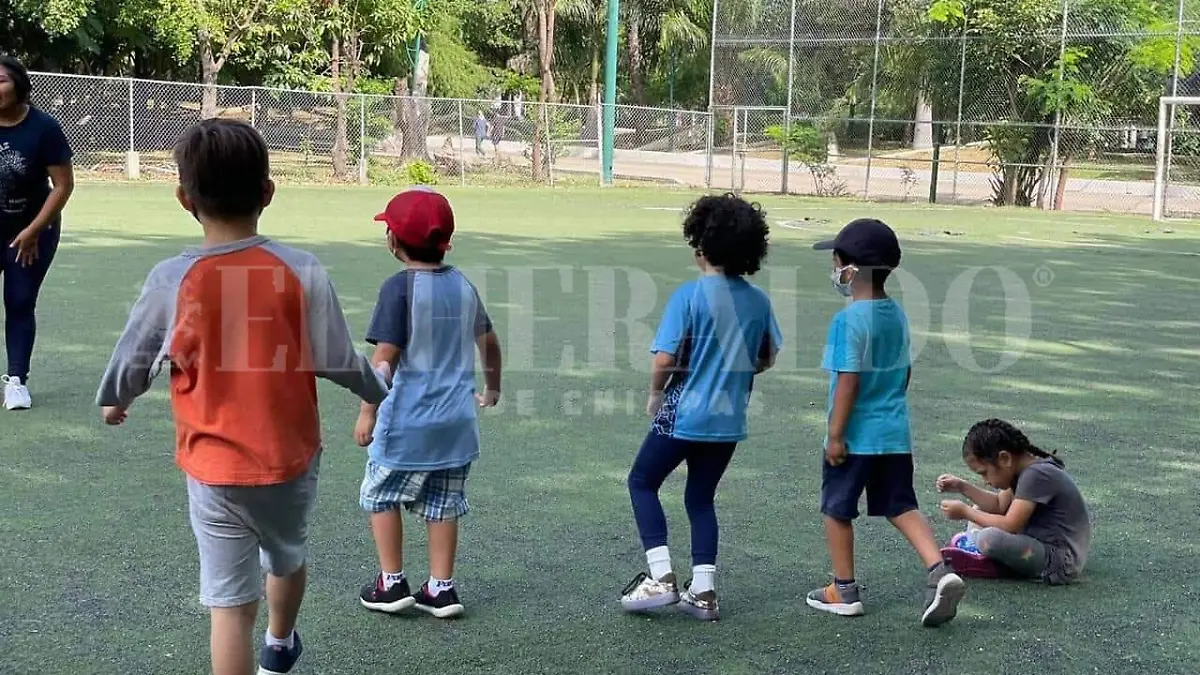 Niños jugando